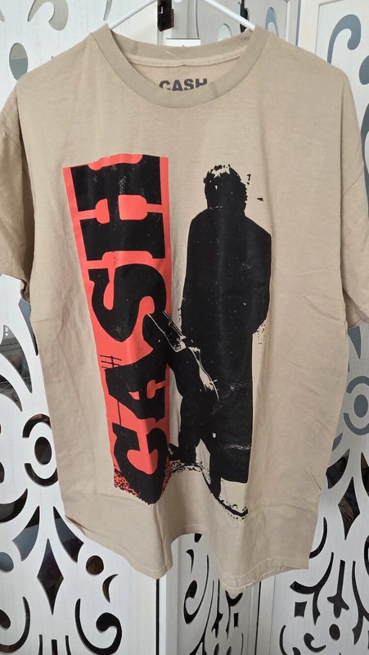 Johnny Cash Graphic T-Shirt Tan Large XL NWT Official Man in Black Country Tee